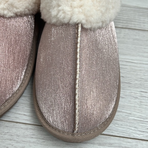 Kooba Pink Shimmer Slippers Small - Picture 2 of 4